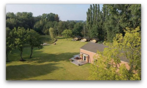 Glamping tent in oase van groen